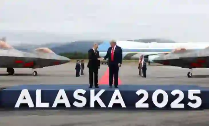 Mediat britanike: 11 momente të çuditshme nga takimi Trump-Putin 