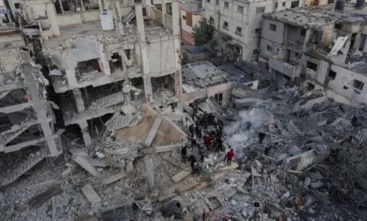 Mijëra banorë ikin nga Zeitoun mes bombardimeve izraelite, Izraeli përgatitet për pushtimin e Qytetit të Gazës