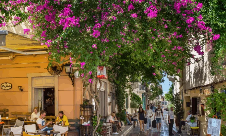 Mijëra hotele në Evropë do të padisin Booking.com për “abuzim”