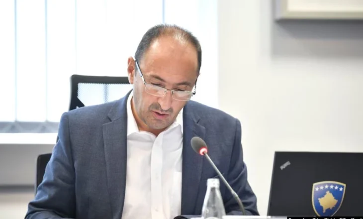 Ministri Liburn Aliu jep dorëheqjen, për shkak të zgjedhjes së Bashës, kryeparlamentar
