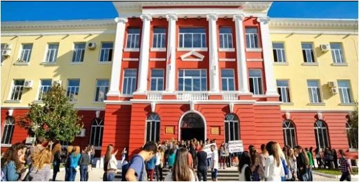 Ministria e Arsimit miraton udhëzimin për vitin e ri shkollor