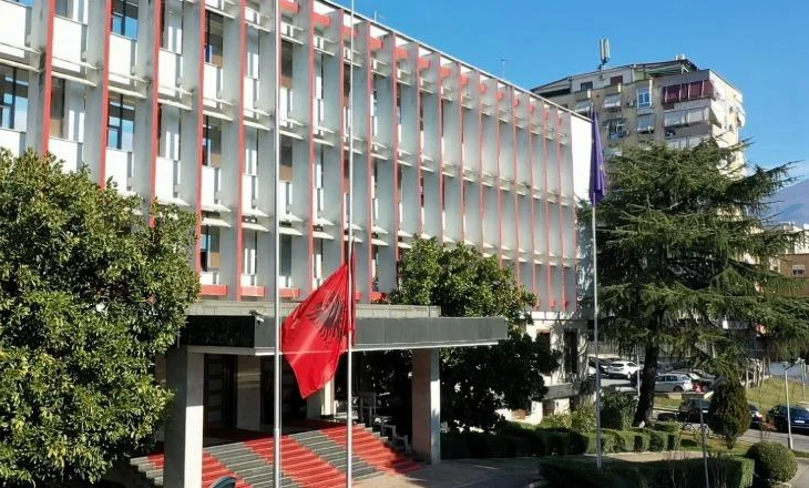Ministria e Jashtme përgënjeshtron Berishën: Asnjë presion ndaj vëzhguesve ndërkombëtarë