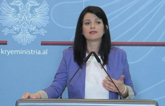 Ministrja Koçiu: Në 36 qendrat verore shërbim shëndetësor falas, pa radhë dhe listë pritje për pushuesit vendas e…