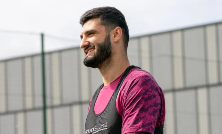 Momenti i Brojës po afron, trajneri i Burnley-t: Ka bërë një punë shumë të mirë, mund të grumbullohet këtë fundjavë