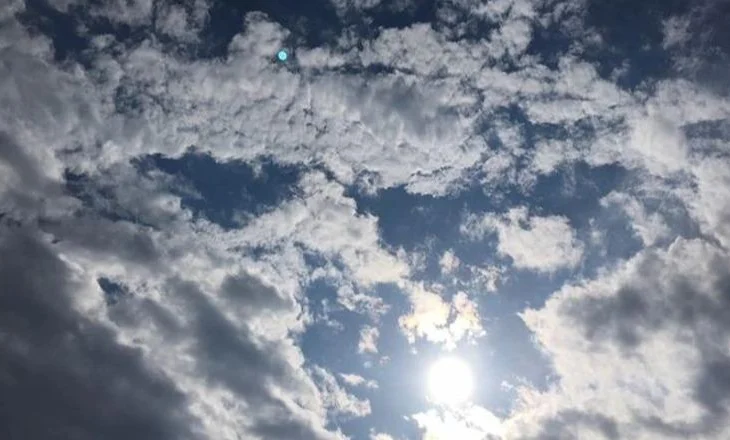 Moti për sot: Vranësira dhe reshje shiu në pjesën më të madhe të vendit