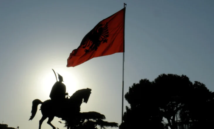 Mustafa Stanchir Pasha mbante pjesë të eshtrave të Skënderbeut