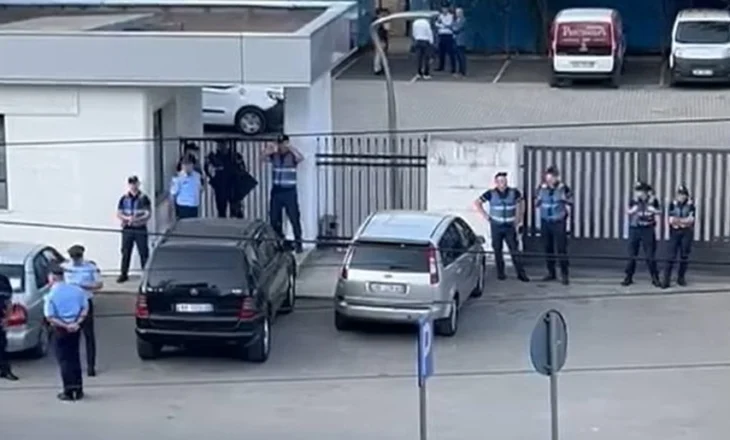 Ndërhyrja e policisë në ambientet e televizionit News 24, reagon MEKI: Është konform ligjit!