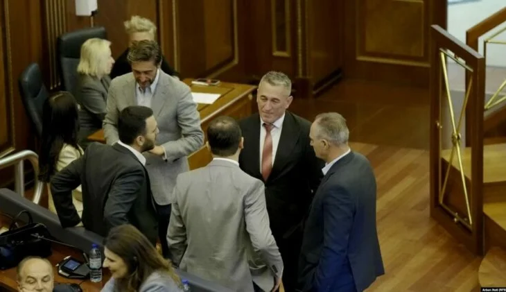 Ndërpritet seanca në Kuvendin e Kosovës, dështon zgjedhja e nënkryetarit serb