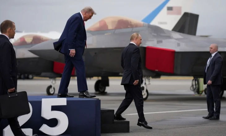 Ndërsa Trump dhe Putin takoheshin, ukrainasit u paralajmëruan për kërcënimin e sulmeve ajrore