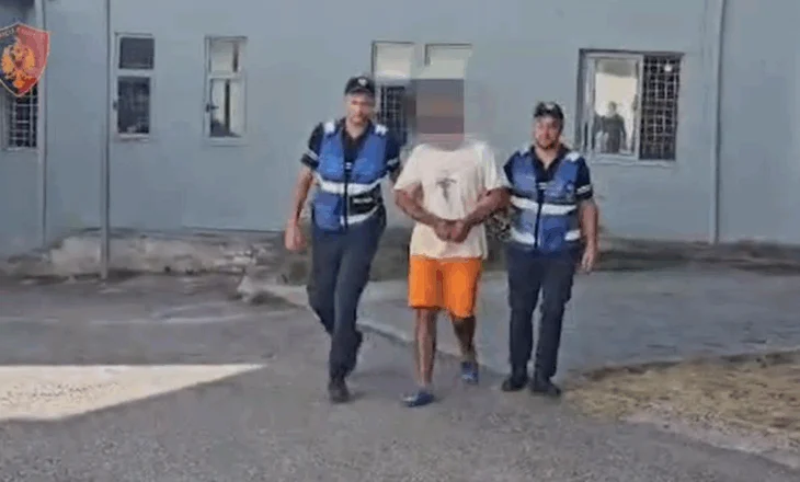Ndezi zjarr në tokën e marrë me qira dhe dogji pyje e 5 stane, arrestohet 40-vjeçari