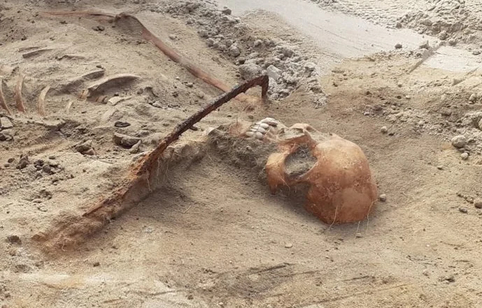 Në kufijtë e së pabesueshmes ajo që arkeologët gjetën në një varr të shekullit XVII