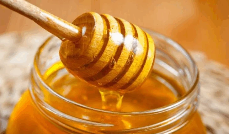 Nga arrat te mjalti, pesë ushqimet që duhet të shtoni në dietën tuaj