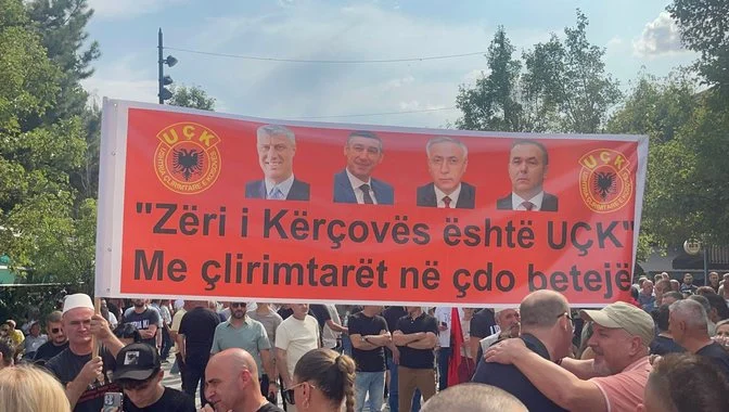 Nis protesta kundër Gjykatës Speciale, mijëra qytetarë nga e gjithë Kosova bashkohen në Prishtinë