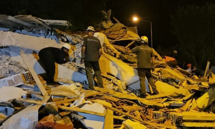 Një i vdekur dhe 29 të plagosur në tërmetin me magnitudë 6.1 në Turqi, të paktën 16 ndërtesa u shembën