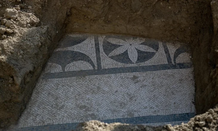 Një mozaik i rrallë romak zbulohet në Durrës