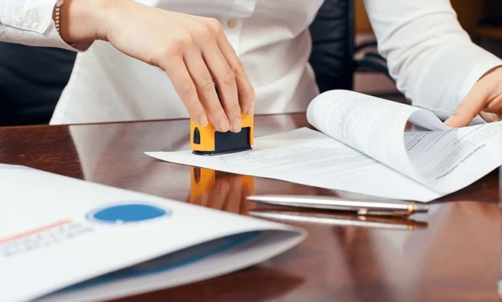 Noterët kërkojnë rivlerësim me tatim 5% edhe për apartamentet e blera me kontrata porosie