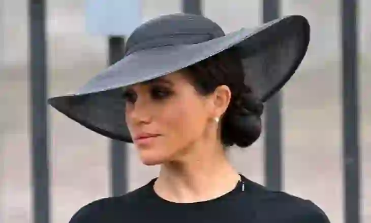 ‘Nuk isha mirë’/ Meghan Markle thyen heshtjen për largimin nga fëmijët gjatë funeralit të Mbretëreshës Elizabeth