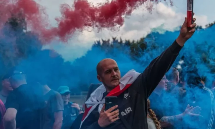 “Nuk ndihesh më i sigurt”/ Britanikët protestojnë kundër strehimit të azilkërkuesve në hotele, tensione të ashpra në Britani
