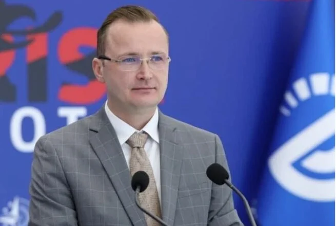 “Nuk pranojmë pushtet të ndërtuar mbi vjedhjen”,Hoxha shpërthen:Koha të ndajmë shapin nga sheqeri,qeveria duhet rrëzuar