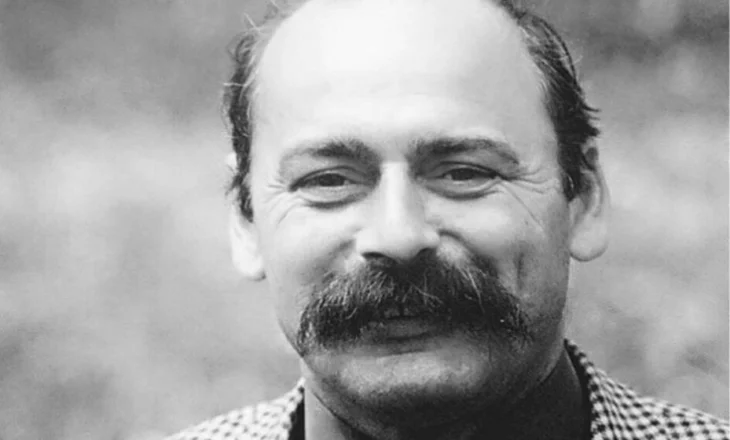 ‘Nuk vdes njeri nga dashuri e humbur, sidoqoftë, dhimbje ka’