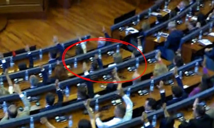 Nuk votoi Donika Gërvallën për kryeparlamentare/ Deputetja e Vetëvendosjes, sqaron pse u hakmor