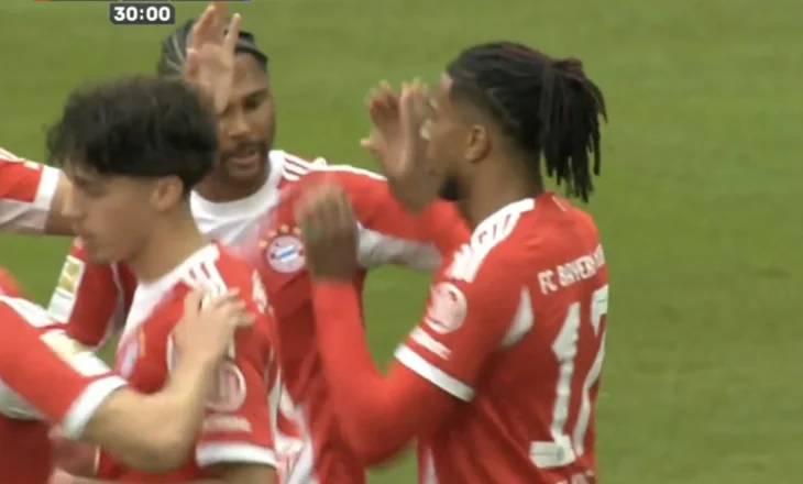 Olise e nis aty ku e la. Bayern fiton miqësoren ndaj Lyon (video)