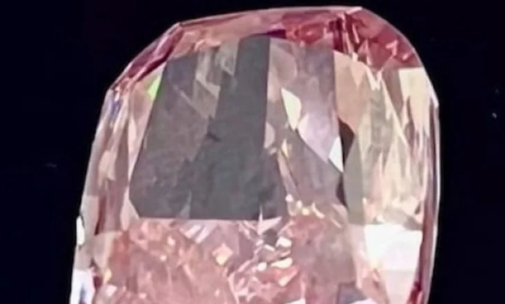 Operacioni “Diamanti Rozë”: Si u vodh dhe u rikuperua brenda 8 orësh një gur 25 milionë dollarësh në Dubai