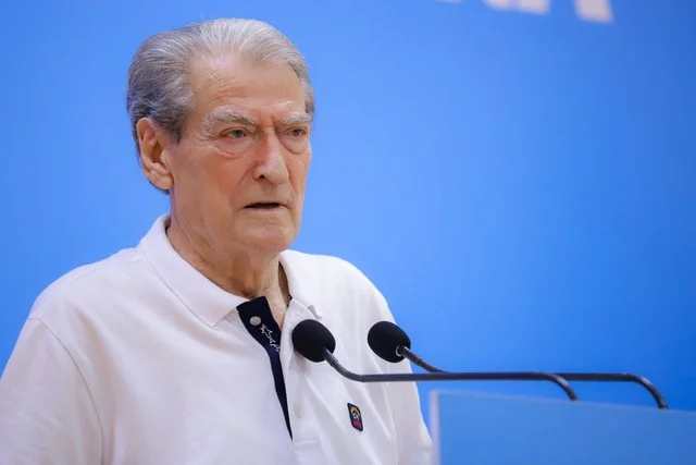 “Opozita do të krijojë qeveri për zgjedhje të ndershme”/ Shpërthen Berisha: Ky është standardi i kësaj diktature
