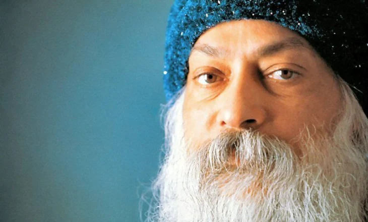 Osho: Jeta është sa absurde, aq edhe qesharake