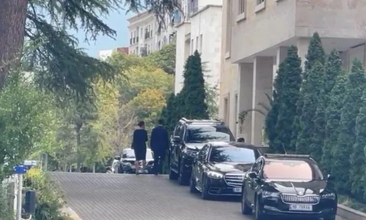 Pas pushimeve, Rama ndez motorët/ Surpriza në korridoret e pushtetit, ja kush u pa sot në Kryeministri