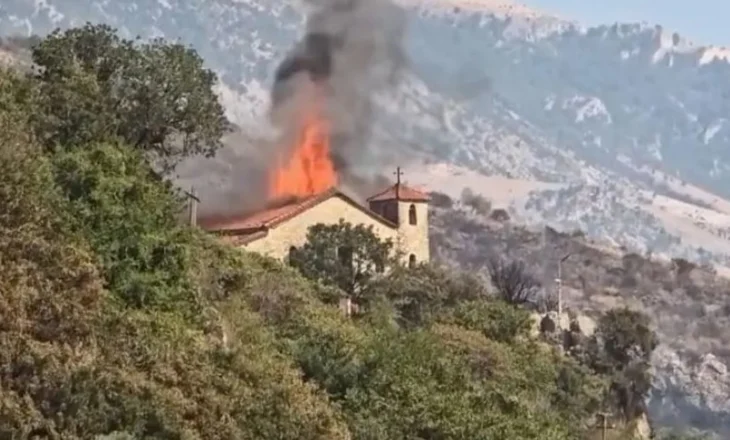 Përkeqësohet situata në Tepelenë, digjet kisha shekullore, zjarri te “Syri i Kaltër” del në rrugë