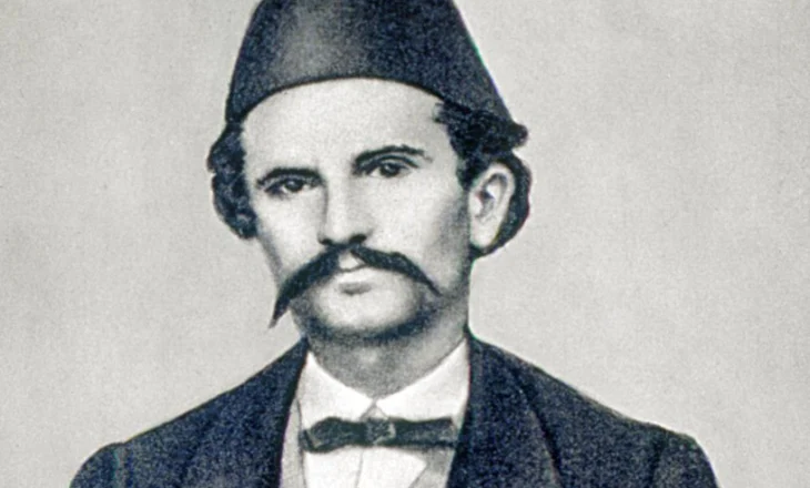 Përkundër narratives që mësojmë nëpër shkolla, intelektualët shqiptarë të shekullit XIX vinin nga familje të kamura