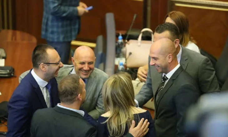 Përleshje fizike në Dragash, lëndohet deputeti Adem Hoxha dhe familja e tij