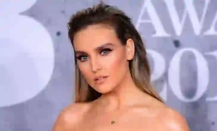 Perrie Edwards zbulon përkeqësimin e agorafobisë: Gati nuk mund të dilja nga shtëpia