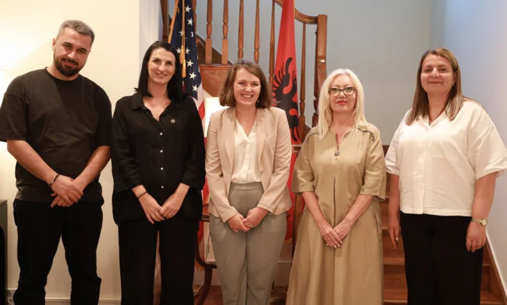 Personeli i Ambasadës Amerikane takohet me deputetët e rinj të dalë nga 11 Maji: Presim me kënaqësi të punojmë