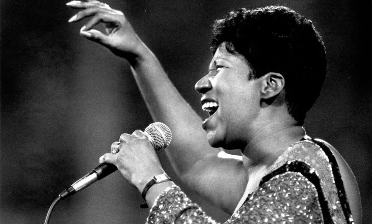 Përvjetori i ndarjes nga jeta të Aretha Franklin – Kujtohet “Mbretëresha e Soul-it
