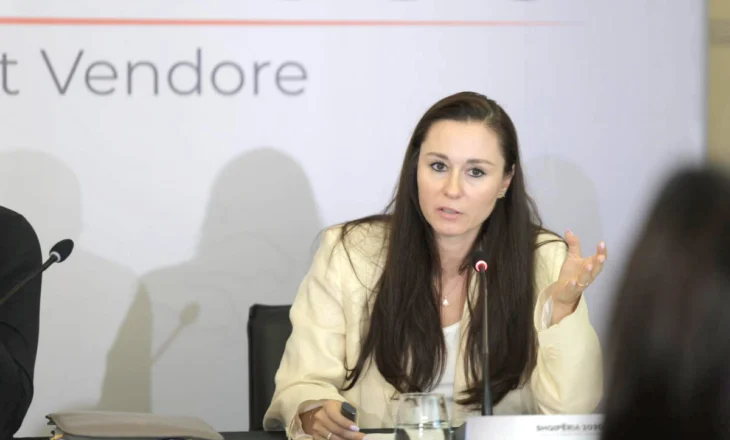 Plas skandali, Lorena Goxhobelli fut Kadastrën në kolaps, rrit me 70-80% çmimet për qytetarët, ja  shërbimet që janë…