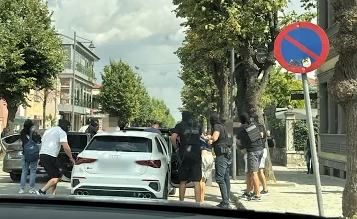 Policia jep detaje nga arrestimi i Zotos: Kush e fshihte dhe çfarë gjetëm në banesë