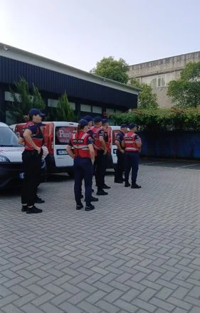Policia rrethon zyrat e televizionit “News 24”, ndërpritet energjia dhe nuk lejohet hyrja e gazetarëve