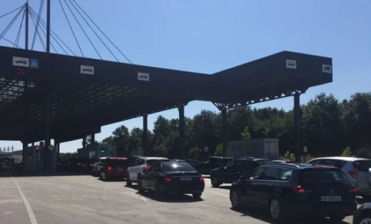 Pritje deri në 150 minuta në Merdarë për dalje nga Kosova, kolona 700 metra