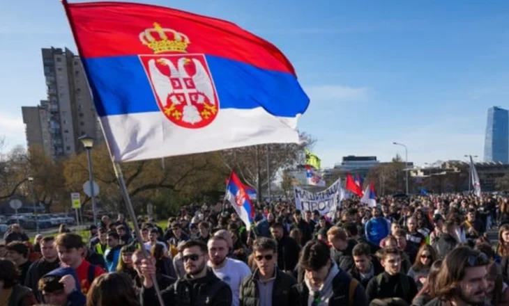 Protestat në Serbi, ambasada ruse: Zgjidhja duhet bërë sipas rregullave serbe
