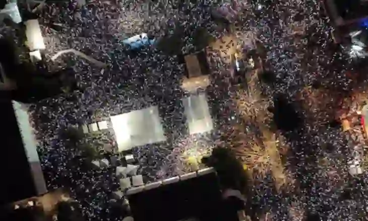 Protestë historike në Tel Aviv, 500 mijë qytetarë “u derdhën” në shesh: Ndalojeni luftën!