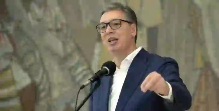‘Protestuesit po i djegin njerëzit të gjallë!’/ Presidenti Vuçiç akuza Perëndimit: Hodhën para të madhe për të thyer shtyllën kurrizore të Serbisë!