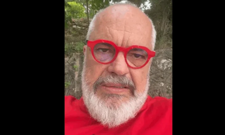 “Pse nuk u shton rrogat zjarrfikësve, apo i ke harxhuar paratë me avionë”/ Rama i përgjigjet komentuesit: Nuk kam paguar asgjë…