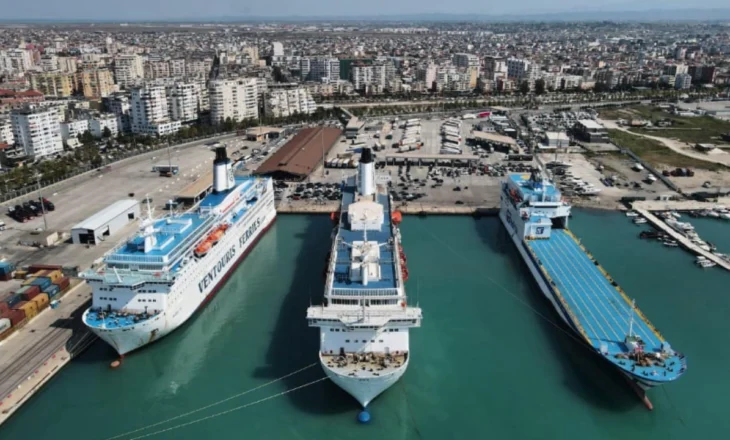 Pushimet verore/ Fluks hyrjesh në portin e Durrësit, mbi 24 mijë pasagjerë në vetëm tre ditë