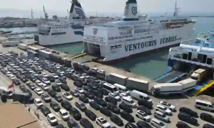 Pushtohet Shqipëria/ Fluks i lartë automjetesh në Portin e Durrësit, ja shifrat konkrete të hyrje-daljeve nga udhëtarët