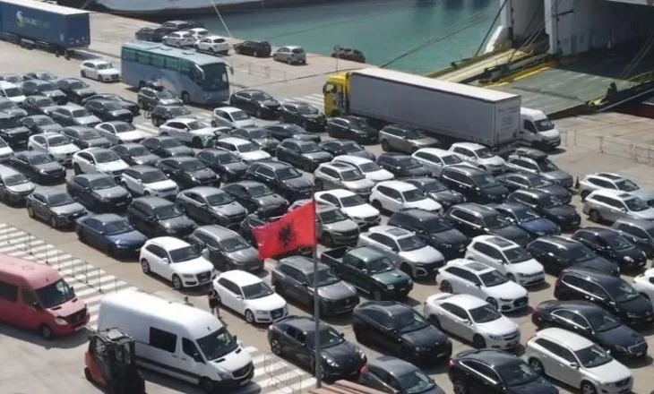 Pushuesit ‘dynden’ në Portin e Durrësit/ Ja shifrat marramendëse të hyrje-daljeve, nga turistët por jo vetëm…