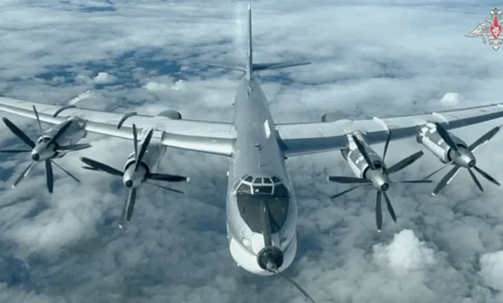 Putin nis 4 bombardues bërthamorë drejt Evropës, pasi Trump dërgoi nëndetëset pranë Rusisë