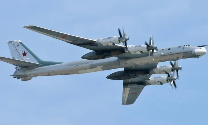 Putini “i përgjigjet” nëndetëseve të Trumpit, lëviz 4 bombardues bërthamorë Tupolev pranë Evropës