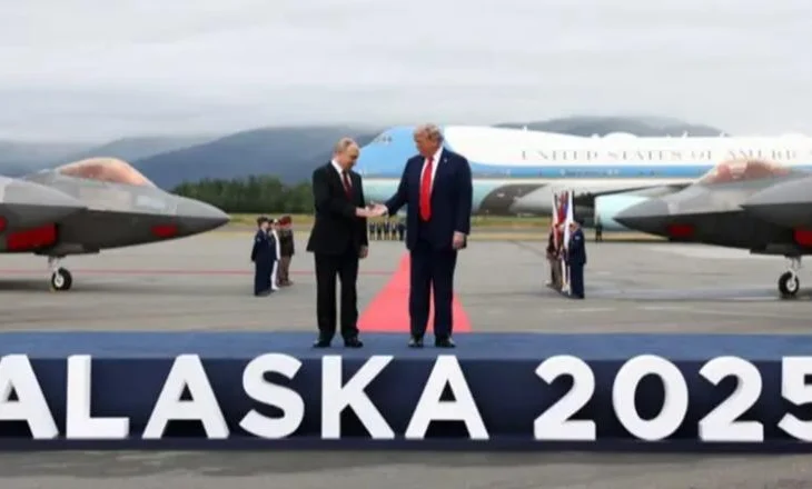 Putini, shtrëngim duarsh ‘dominues’ mbi Trumpin